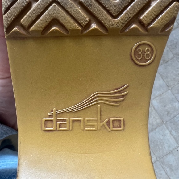 Women’s Dansko clogs size 38 - Picture 9 of 11